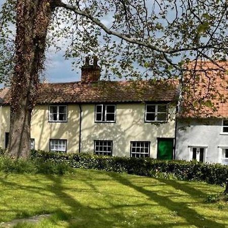 Charming Town Centre Character Cottage With Parking Stowmarket Kültér fotó