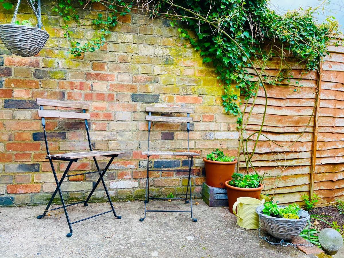 Charming Town Centre Character Cottage With Parking Stowmarket Kültér fotó
