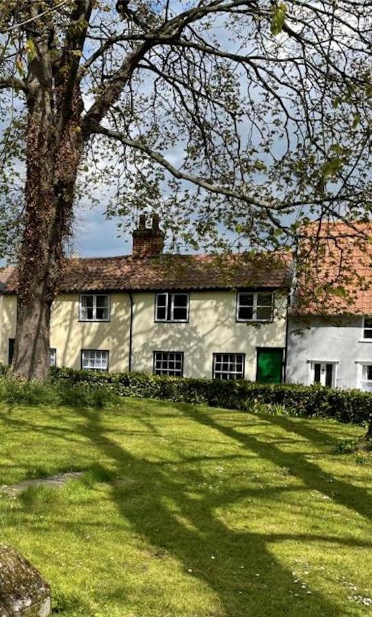 Charming Town Centre Character Cottage With Parking Stowmarket Kültér fotó